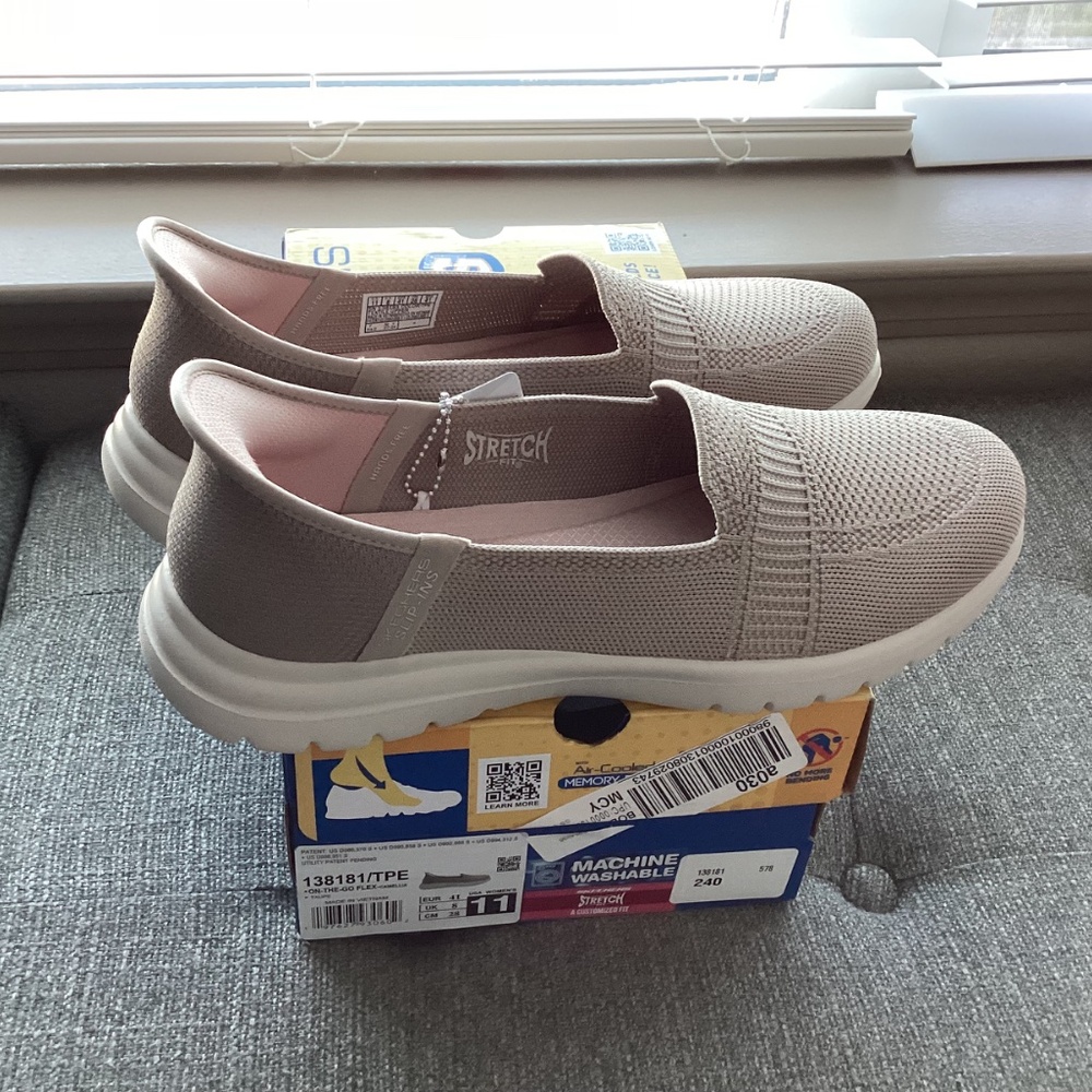 Skechers Women's Slip-ins: On-the-Go Flex - Camellia Slip-On Casual Sneakers - Picture 9 of 11